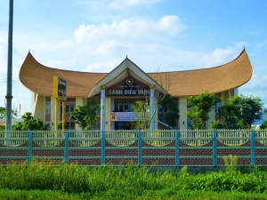 Nhà hàng cánh diều vàng